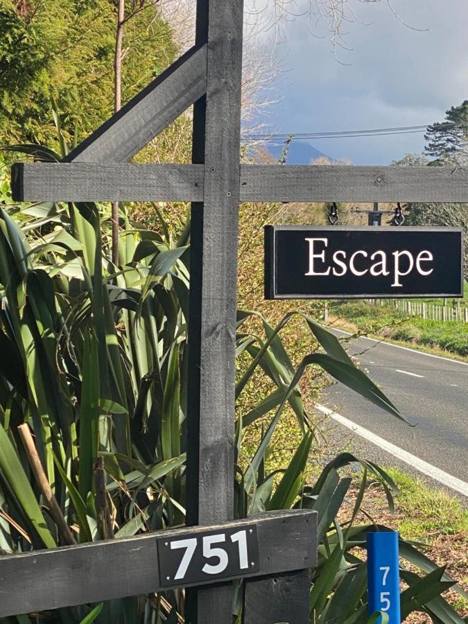 Escape Bed & Breakfast Ню Плимут Екстериор снимка